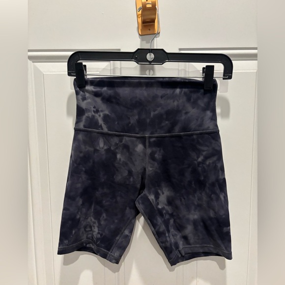 Lululemon Align Short 8" *Diamond Dye
Diamond Dye Pitch Grey Graphite Grey - Picture 3 of 5